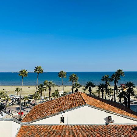 Whispering Palms 1-Br Apt By Finikoudes Beach Larnaca Extérieur photo