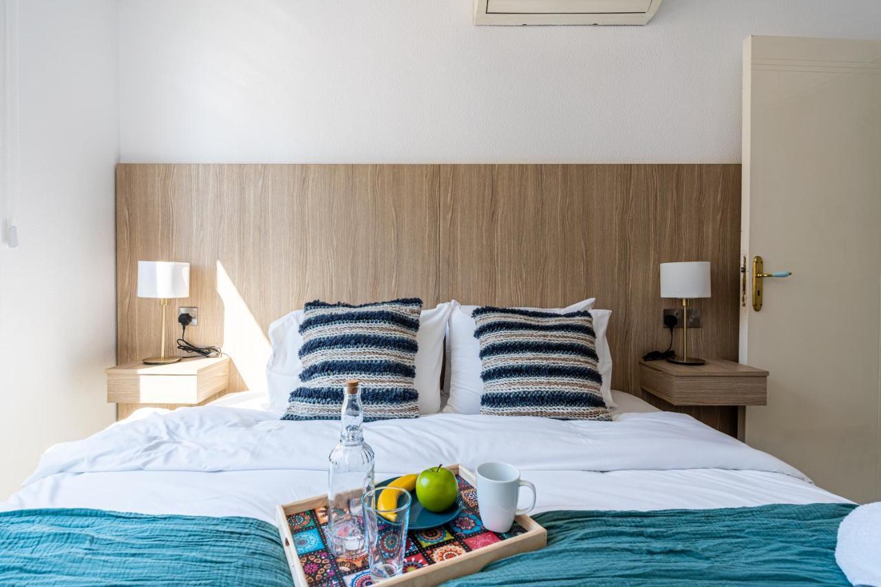 Whispering Palms 1-Br Apt By Finikoudes Beach Larnaca Extérieur photo